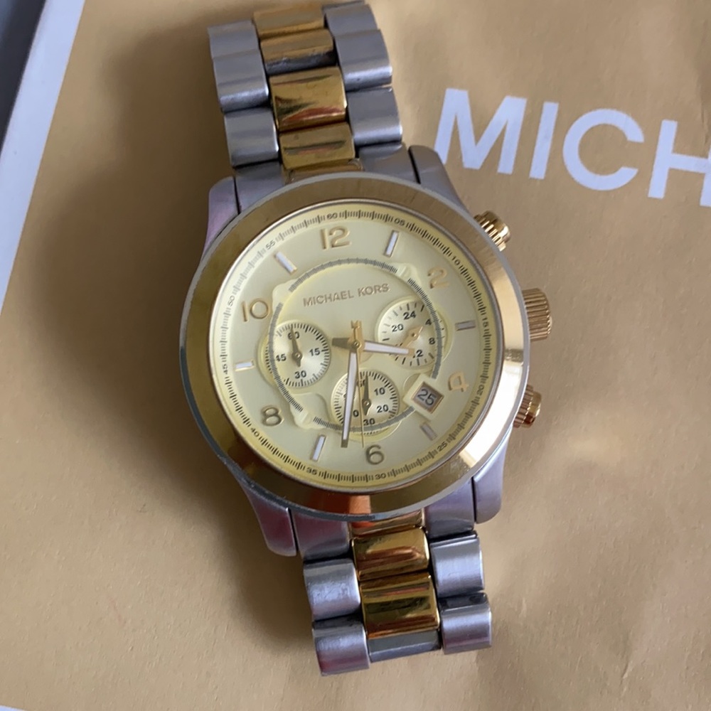 Michael Kors Watch - Picture 2 of 4